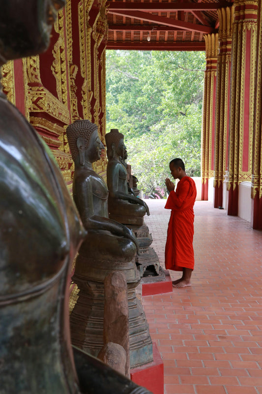 Turismo Responsabile in Laos: La Guida Completa per Viaggiare in Armonia con la Natura e le Comunità